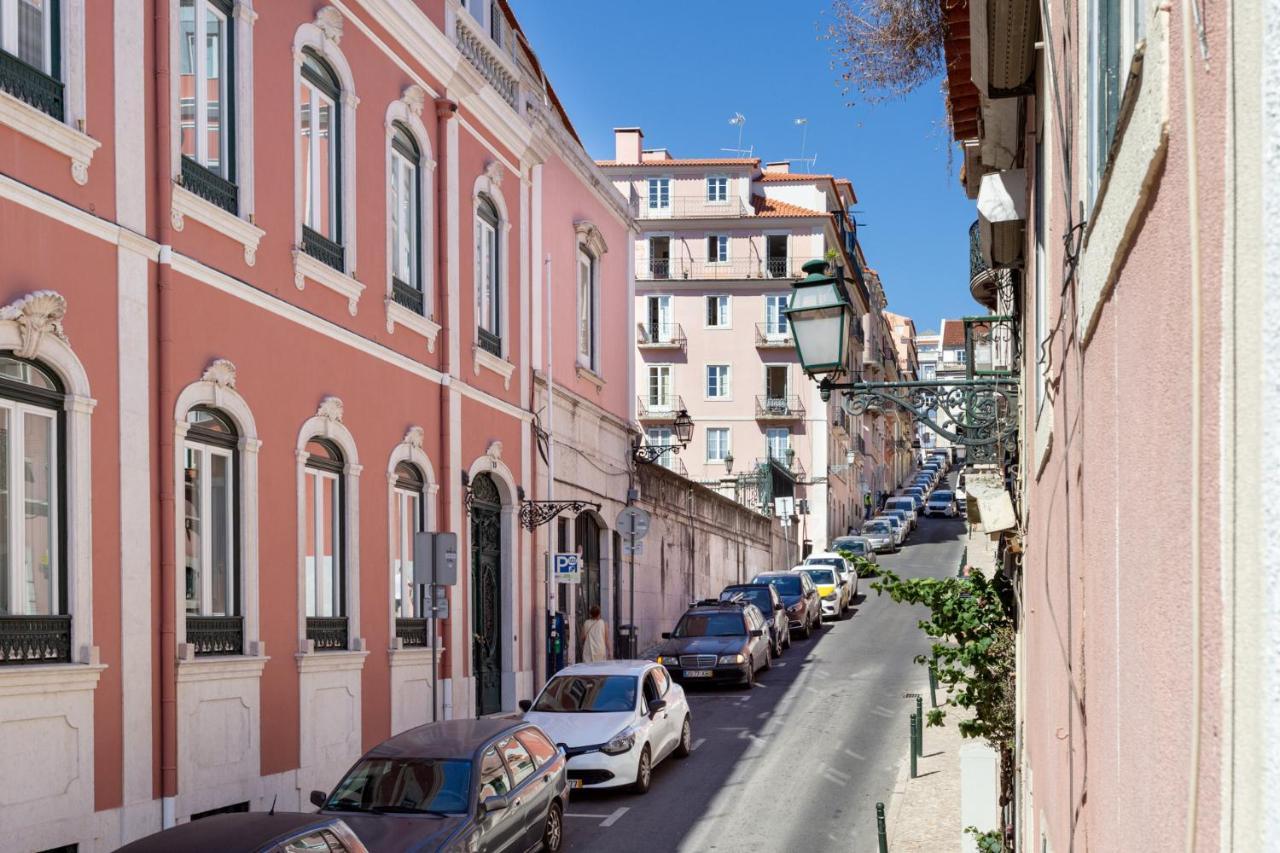 Joivy Principe Real 2Br Apt With Terrace Nearby Botanical Garden Of Lisbon Bagian luar foto